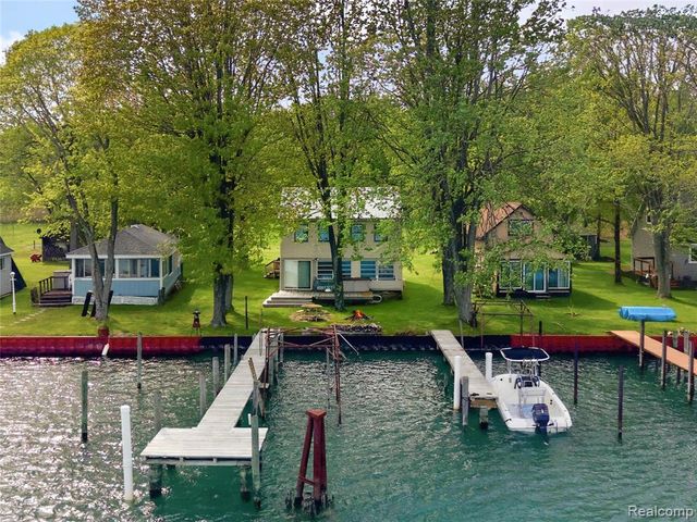 6556 Dickinson Island, Algonac, MI 48001
