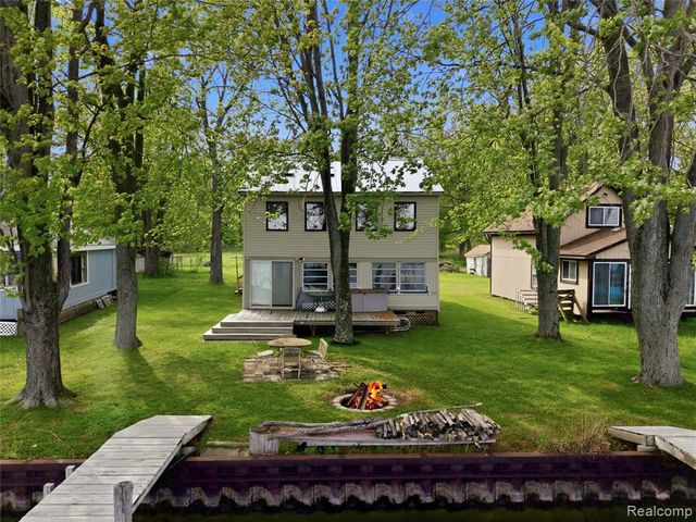 6556 Dickinson Island, Algonac, MI 48001