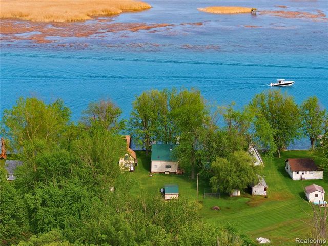 6556 Dickinson Island, Algonac, MI 48001