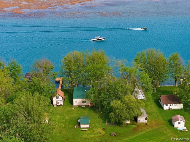 6556 Dickinson Island, Algonac, MI 48001