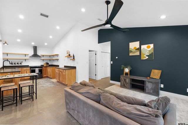 209 Ella Lane, Bullard, TX 75757