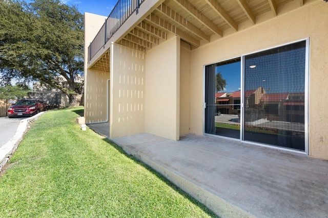 402 Hi Stirrup E4, Horseshoe Bay, TX 78657