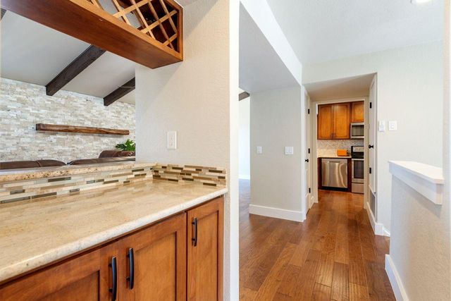 402 Hi Stirrup E4, Horseshoe Bay, TX 78657