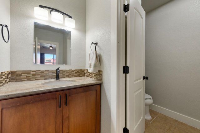 402 Hi Stirrup E4, Horseshoe Bay, TX 78657