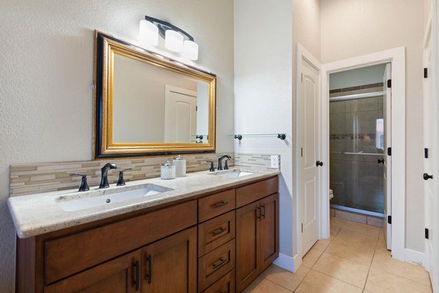 402 Hi Stirrup E4, Horseshoe Bay, TX 78657