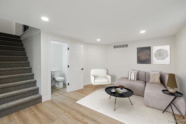 11240 Silver Lake Road, Byron, MI 48418