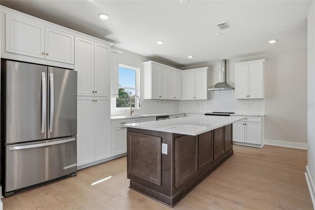 3005 1ST AVENUE N, St Petersburg, FL 33713