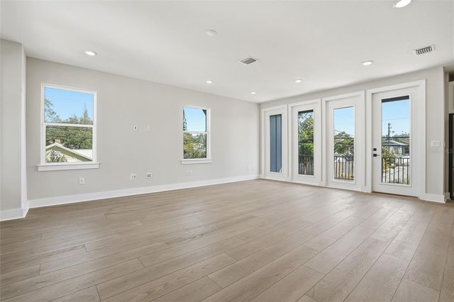 3005 1ST AVENUE N, St Petersburg, FL 33713