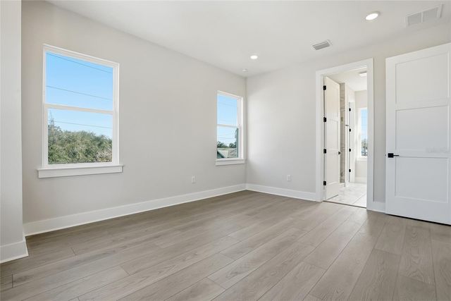 3005 1ST AVENUE N, St Petersburg, FL 33713
