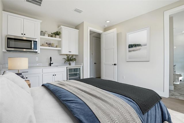 3005 1ST AVENUE N, St Petersburg, FL 33713