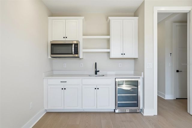 3005 1ST AVENUE N, St Petersburg, FL 33713