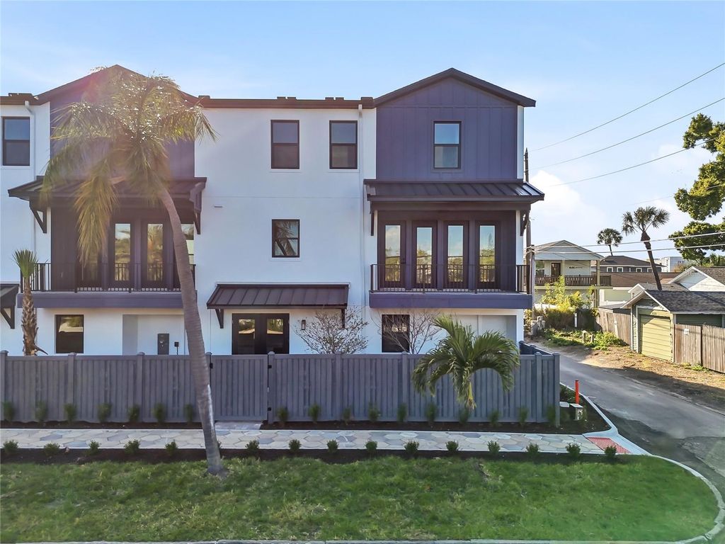 3005 1ST AVENUE N, St Petersburg, FL 33713