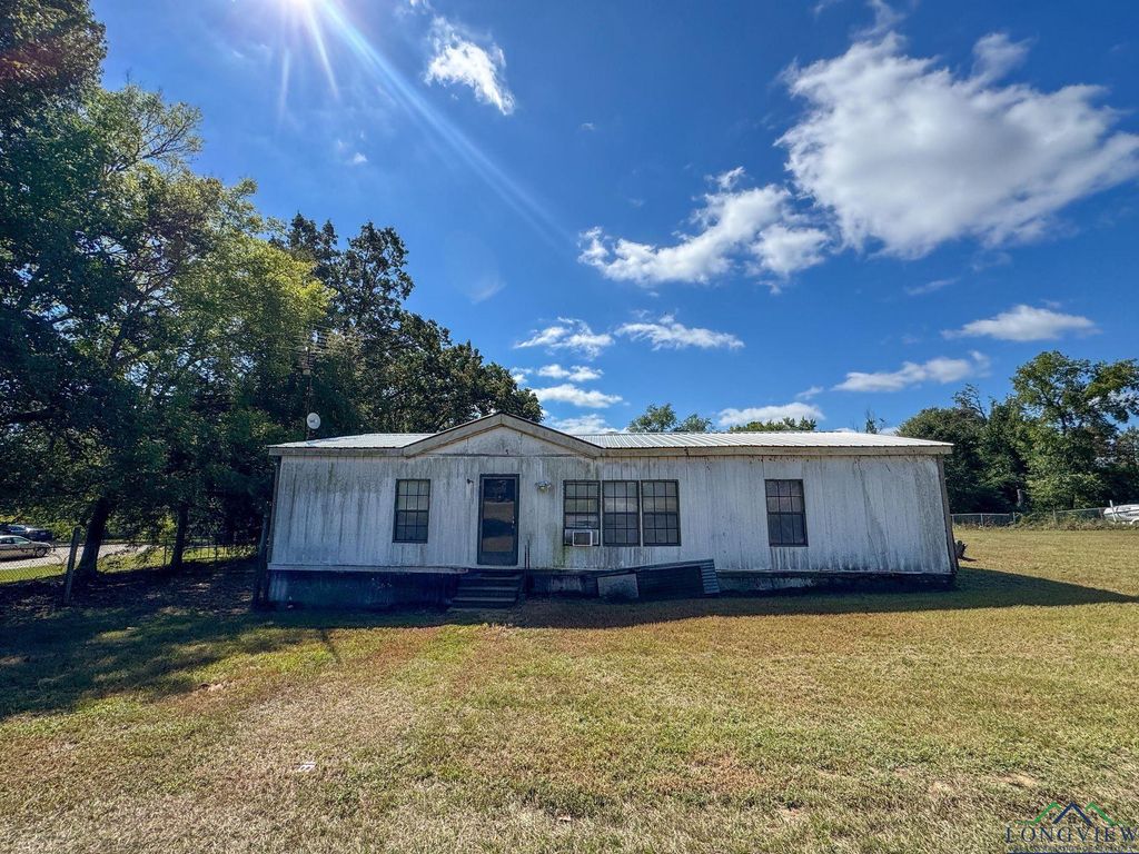 4267 FM 96, Atlanta, TX 75551