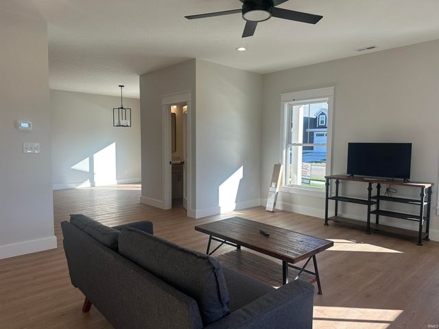 7658 W Julia Drive, Ellettsville, IN 47429