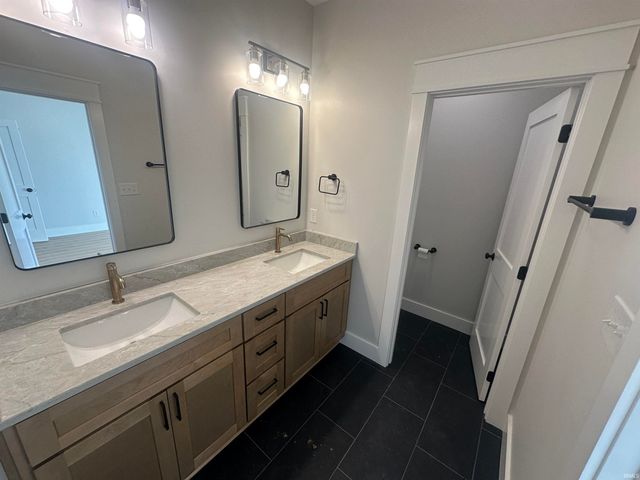 7658 W Julia Drive, Ellettsville, IN 47429