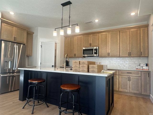 7658 W Julia Drive, Ellettsville, IN 47429