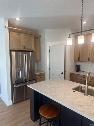 7658 W Julia Drive, Ellettsville, IN 47429