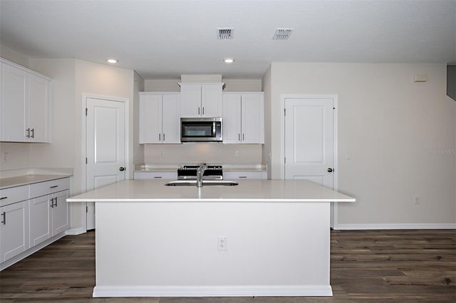 9144 BENT BRANCH, Dade City, FL 33525