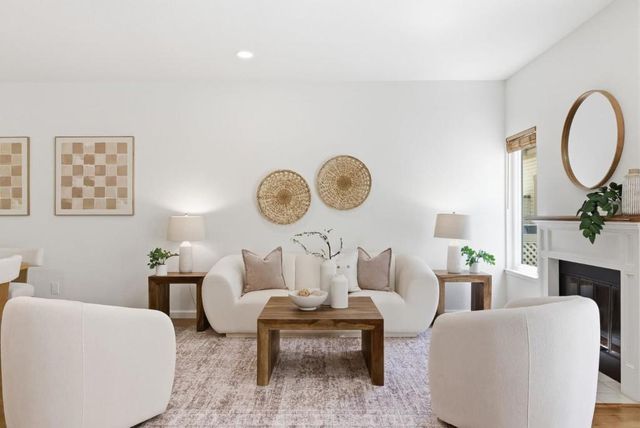 969 La Mesa Terrace G, Sunnyvale, CA 94086