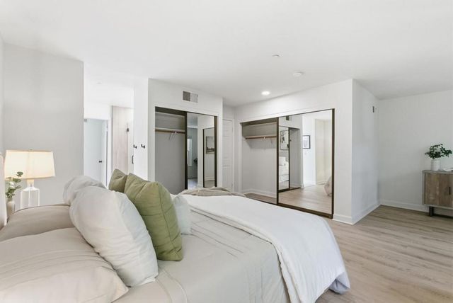 969 La Mesa Terrace G, Sunnyvale, CA 94086