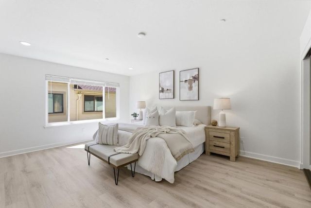 969 La Mesa Terrace G, Sunnyvale, CA 94086
