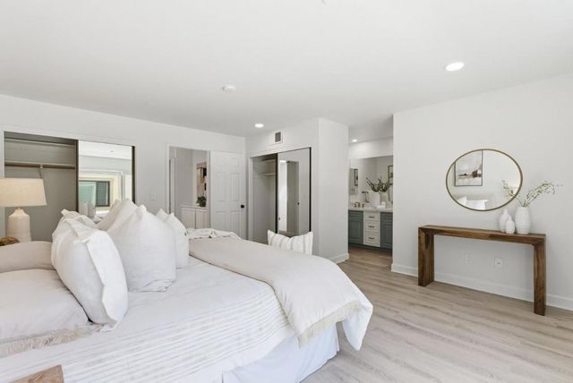 969 La Mesa Terrace G, Sunnyvale, CA 94086