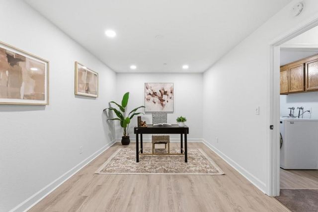 969 La Mesa Terrace G, Sunnyvale, CA 94086