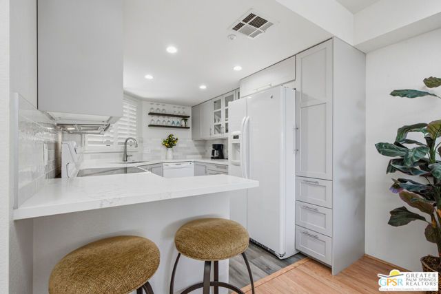 255 S Avenida Caballeros 113, Palm Springs, CA 92262