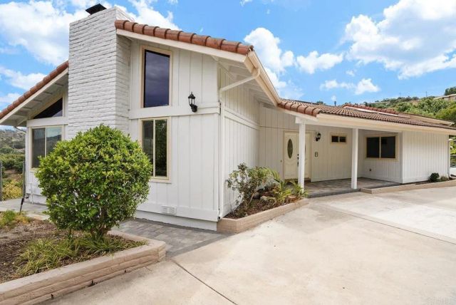 2645 Daisy Ln, Fallbrook, CA 92028