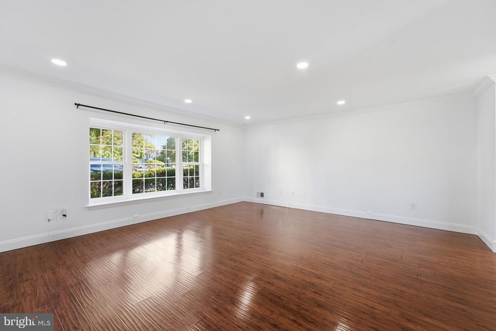 16 CARLYLE CT, ROBBINSVILLE, NJ 08691 — photo 3