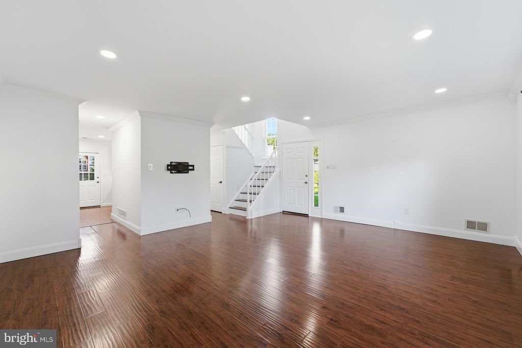 16 CARLYLE CT, ROBBINSVILLE, NJ 08691 — photo 5