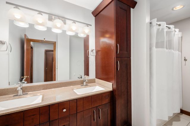 3925 Roxham Court, Columbus, OH 43230