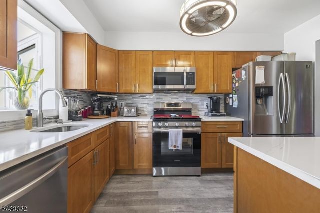 1026 Bergen Ave, Linden City, NJ 07036