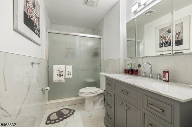 1026 Bergen Ave, Linden City, NJ 07036