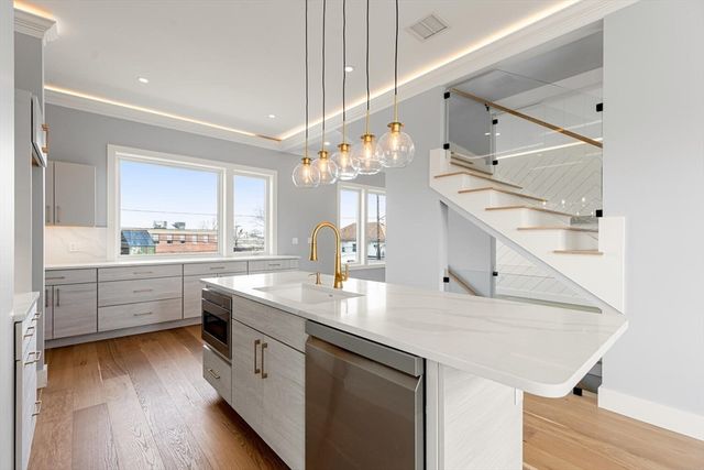 308 Newton Street 1F, Waltham, MA 02453