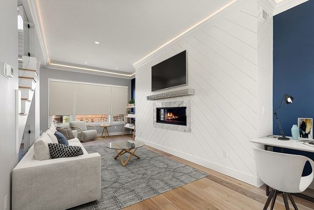 308 Newton Street 1F, Waltham, MA 02453