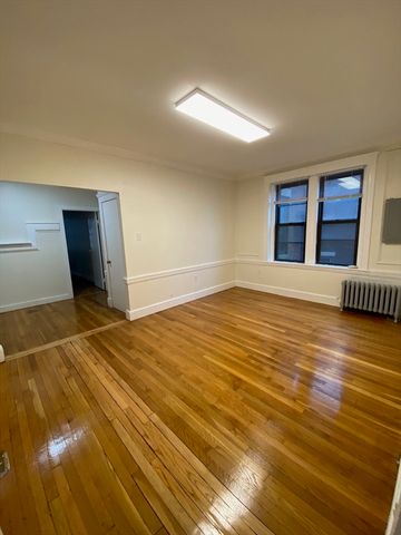 2003 Commonwealth Avenue 8, Boston, MA 02135