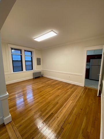 2003 Commonwealth Avenue 8, Boston, MA 02135