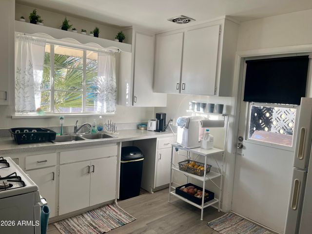 1222 E MCLELLAN Boulevard, Phoenix, AZ 85014