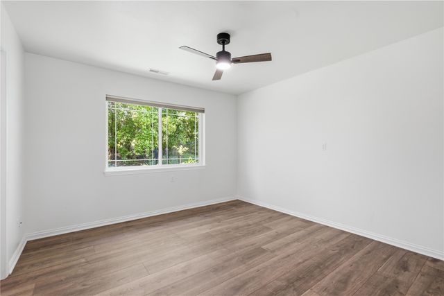 2758 O Avenue NW B, Cedar Rapids, IA 52405