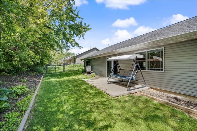 2758 O Avenue NW B, Cedar Rapids, IA 52405