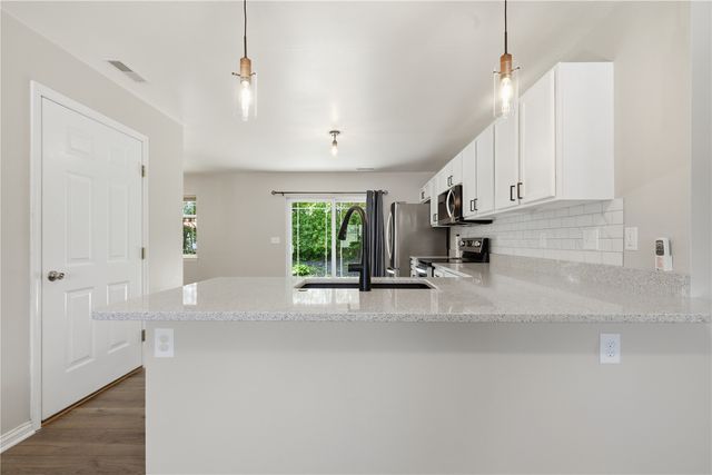 2758 O Avenue NW B, Cedar Rapids, IA 52405
