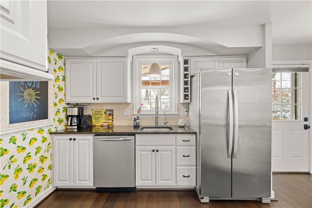 630 Arden Ln, Mt Lebanon, PA 15243