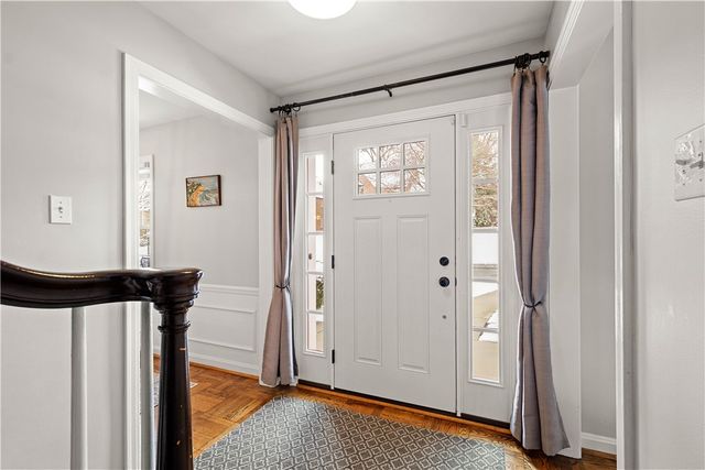 630 Arden Ln, Mt Lebanon, PA 15243