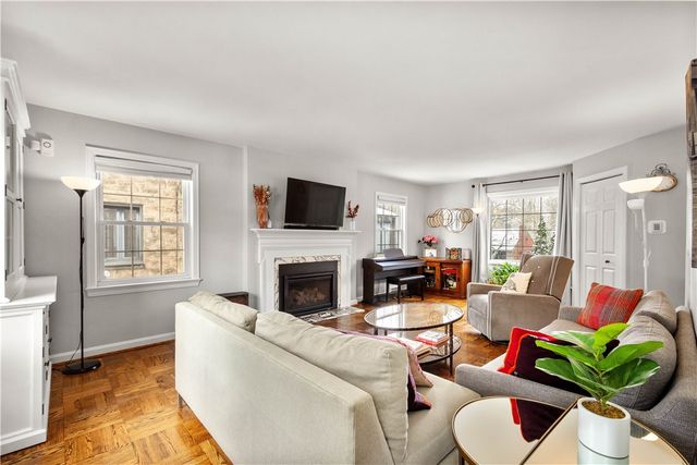 630 Arden Ln, Mt Lebanon, PA 15243