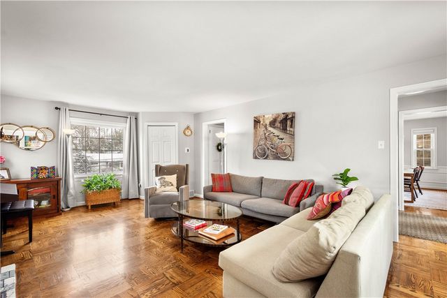 630 Arden Ln, Mt Lebanon, PA 15243