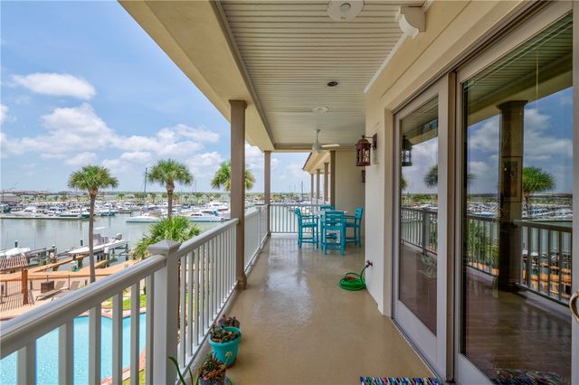 224 W Cotter Ave 203, Port Aransas, TX 78373