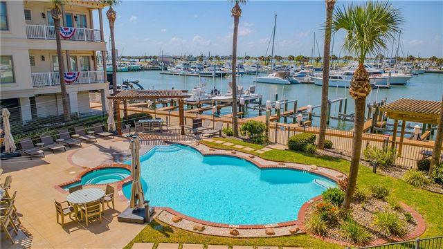 224 W Cotter Ave 203, Port Aransas, TX 78373