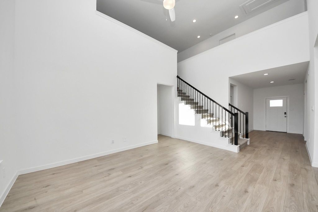 Image 10 of property listing at 28603 Crowley Court, Katy, TX 77494