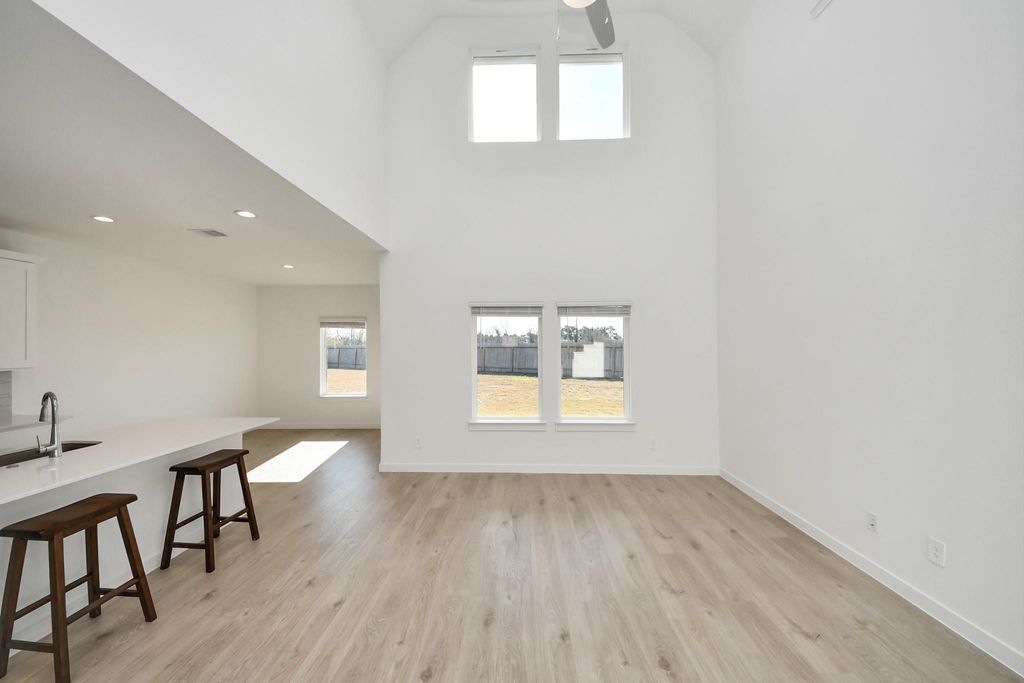 Image 11 of property listing at 28603 Crowley Court, Katy, TX 77494